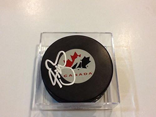 Sean Burke potpisao je kanadski hokejaški pak s NHL a Pakom s autogramom