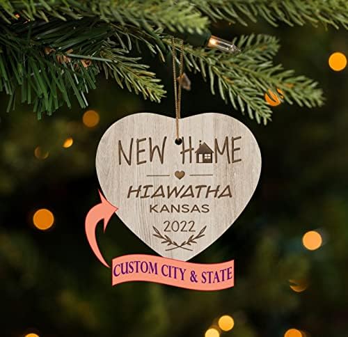 Naš prvi Božić u našem novom kućnom ukrasu 2022 Hiawatha Kansas Ukras za ukrašavanje božićnog drvca 3 inča plastika