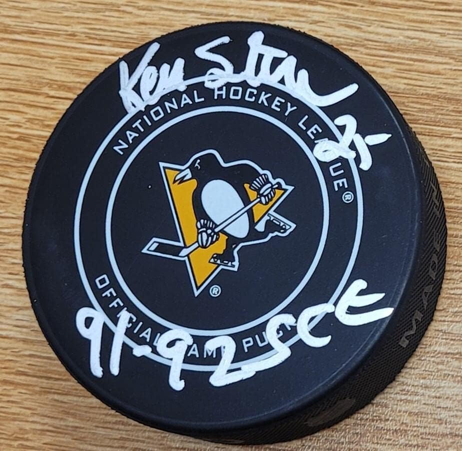 Hokejaški pak s autogramom Kevina Stevensa u igri Pittsburgh Penguins - NHL Pakovi s autogramima