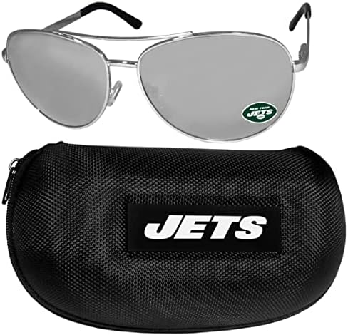 Siskiju nosi sunčane naočale za avijatičare u A-listeru i torbicu s patentnim zatvaračem